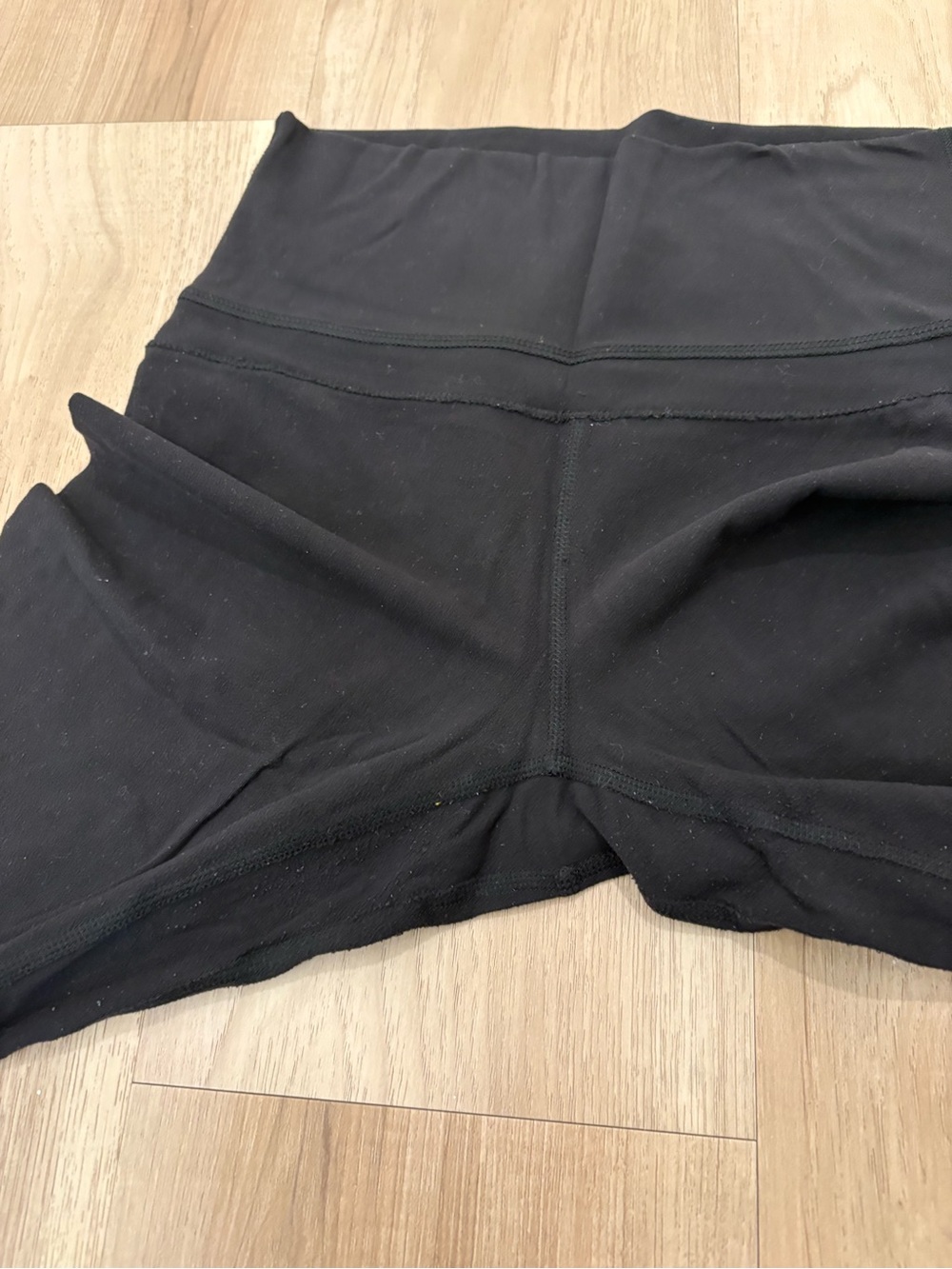 Lululemon leggings *Read* - Picture 4 of 9